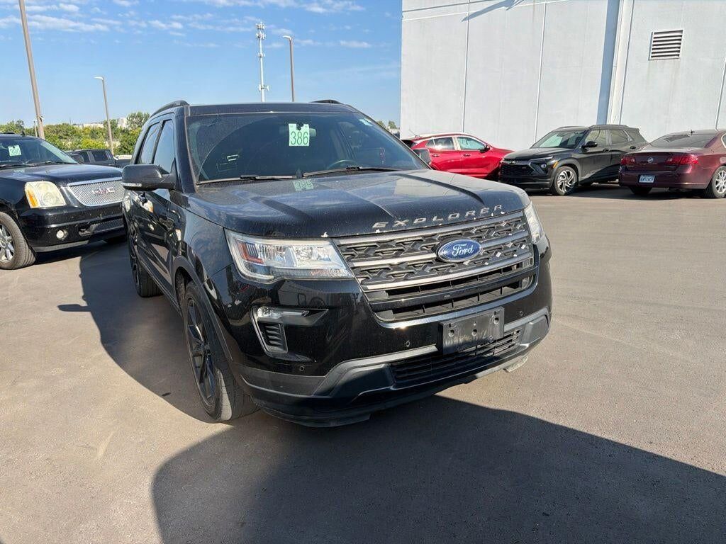 2018 FORD Explorer