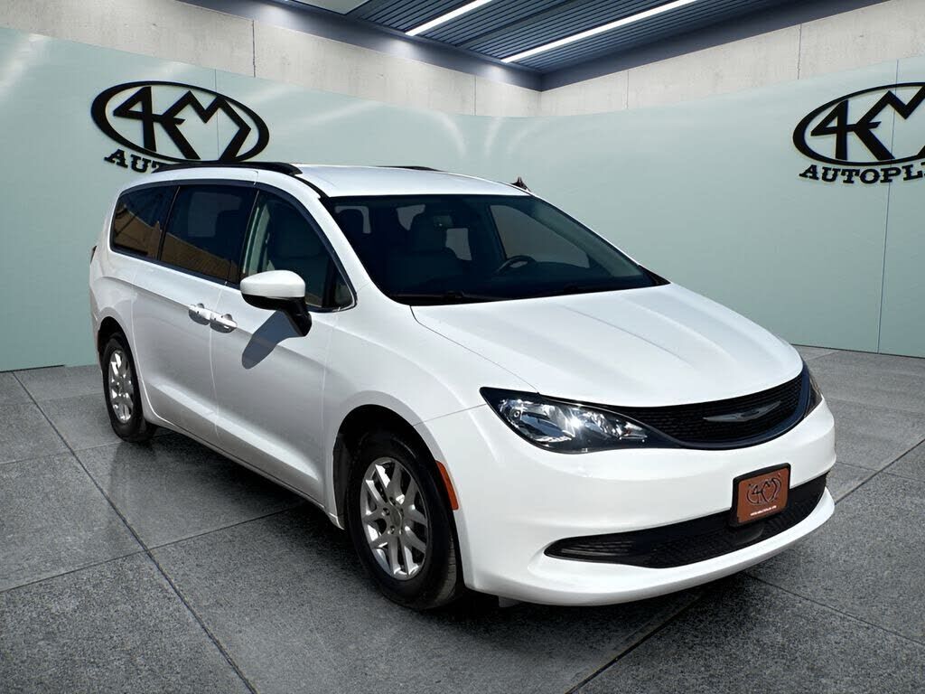 2021 CHRYSLER Voyager