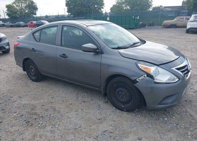 2017 NISSAN Versa