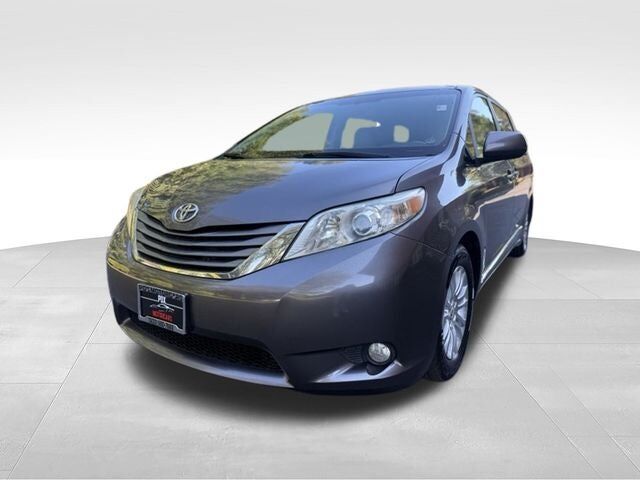 2012 TOYOTA Sienna