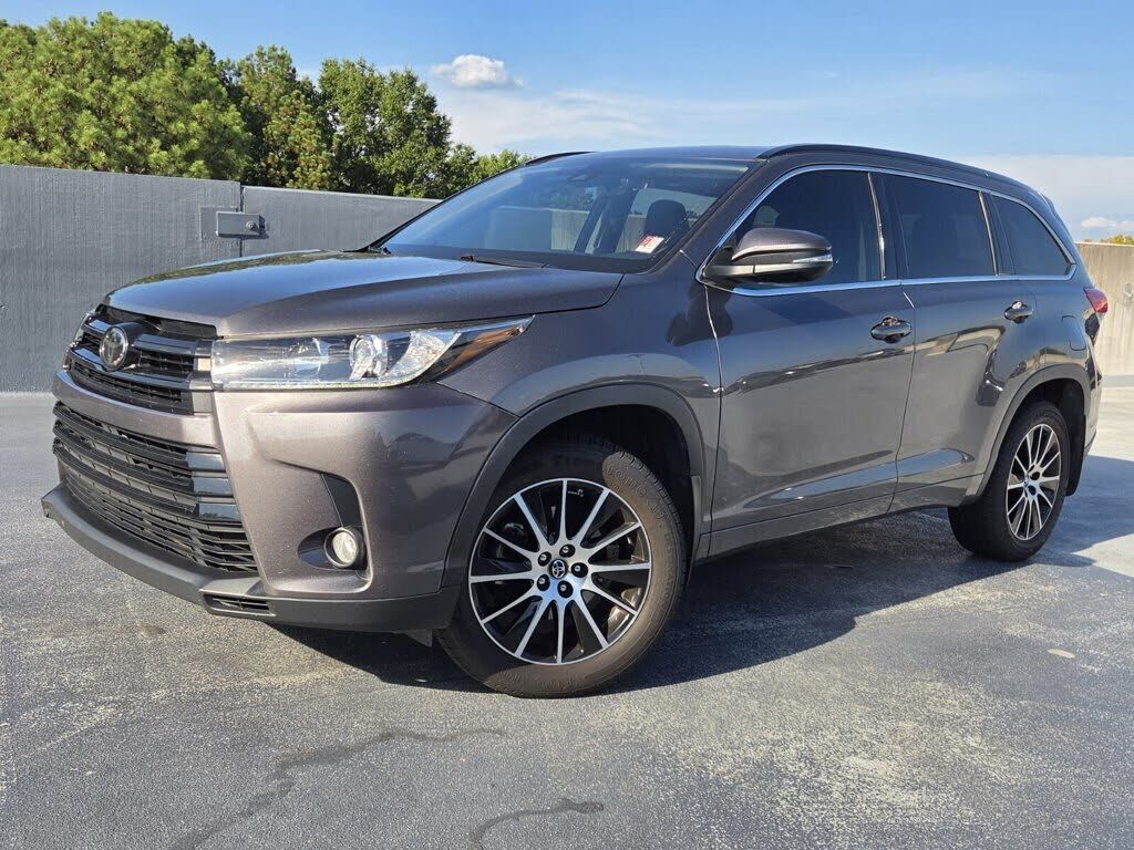 2017 TOYOTA Highlander