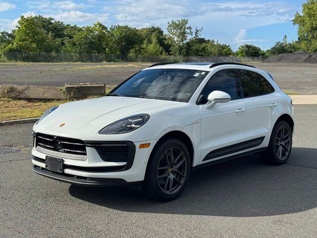 2023 PORSCHE Macan