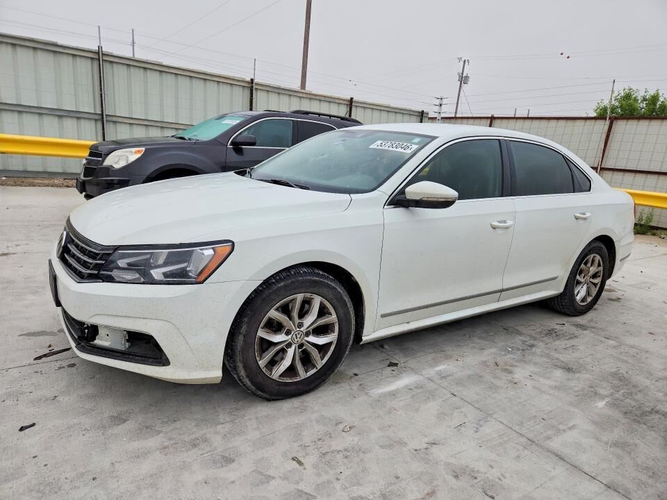 2017 VOLKSWAGEN Passat