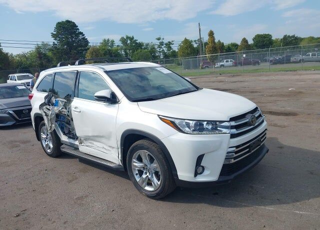 2018 TOYOTA Highlander