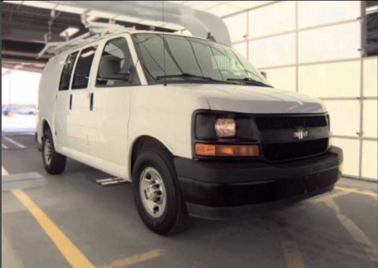 2017 CHEVROLET Express
