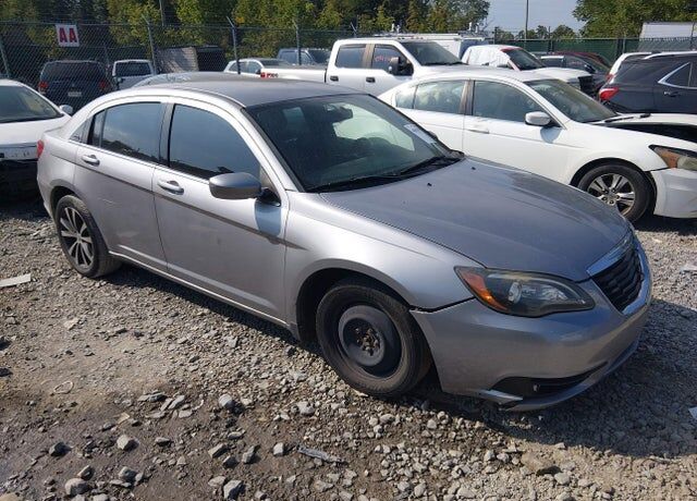 2014 CHRYSLER 200