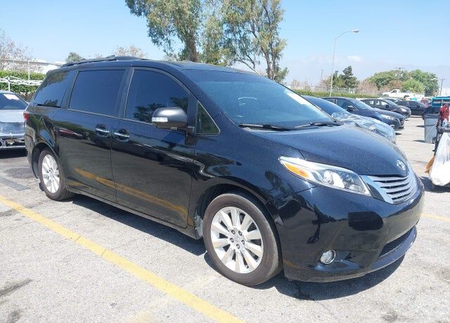 2015 TOYOTA Sienna