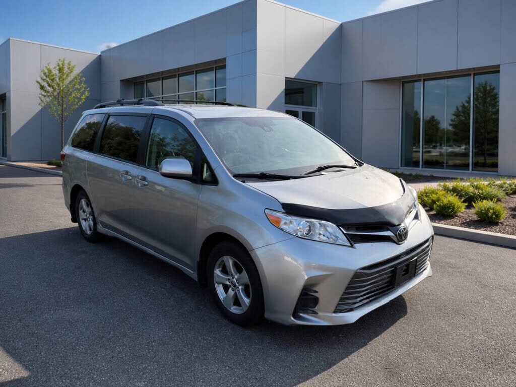 2019 TOYOTA Sienna