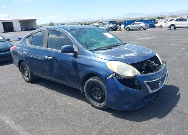 2014 NISSAN Versa