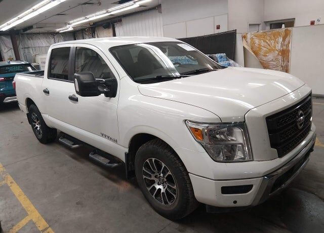 2022 NISSAN Titan