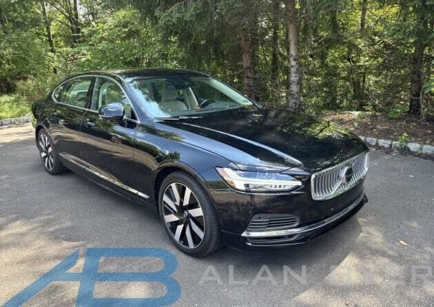 2024 VOLVO S90