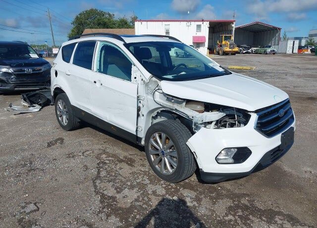 2017 FORD Escape