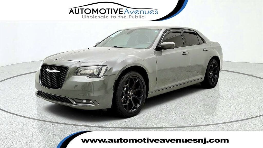 2019 CHRYSLER 300