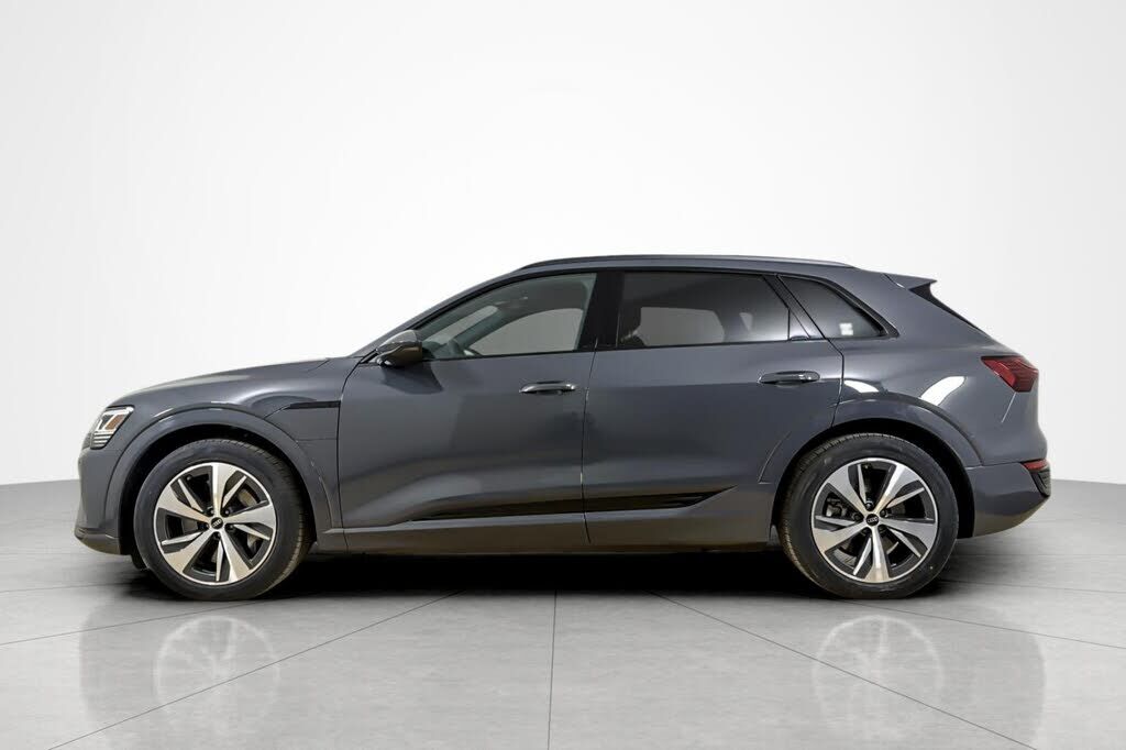 2024 Audi Q8