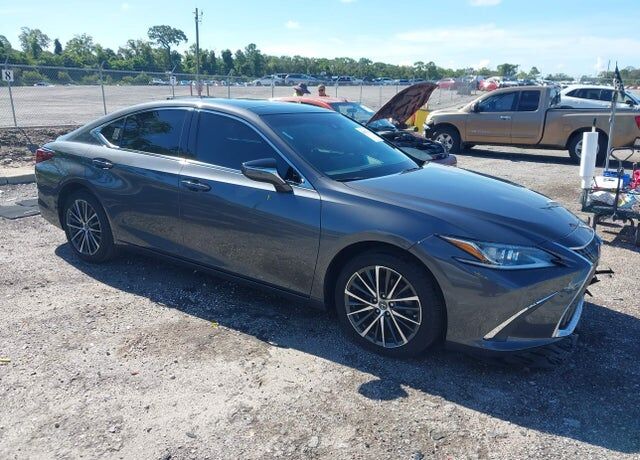 2022 LEXUS ES