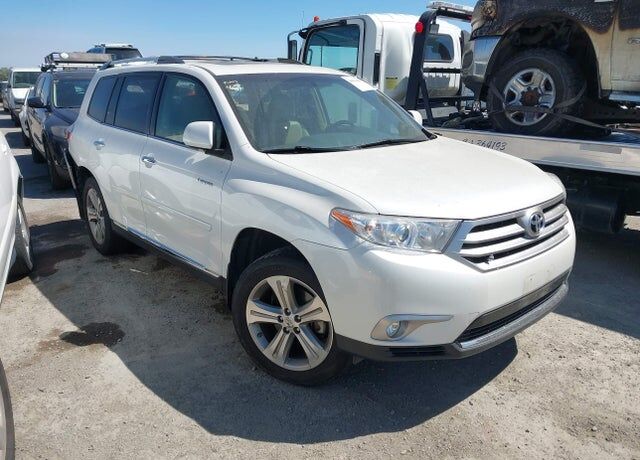 2013 TOYOTA Highlander