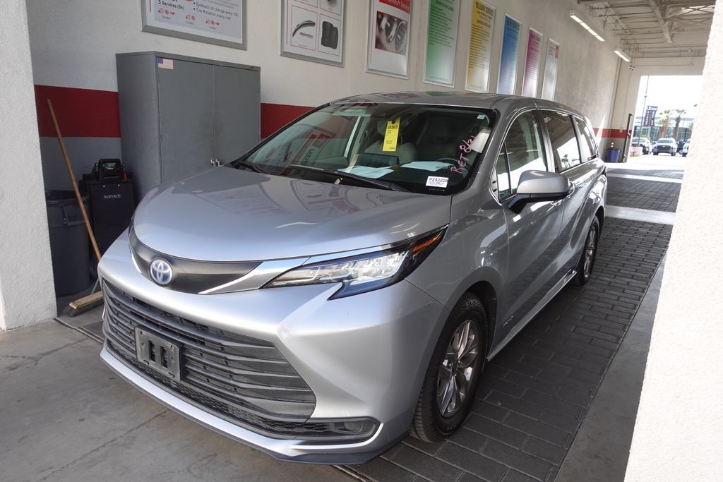 2021 TOYOTA Sienna