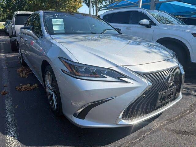 2019 LEXUS ES