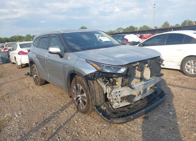 2022 TOYOTA Highlander