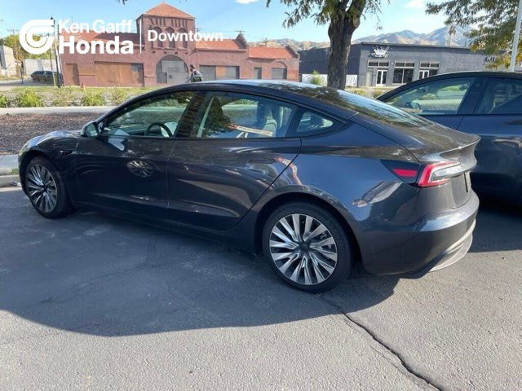 2025 TESLA Model 3