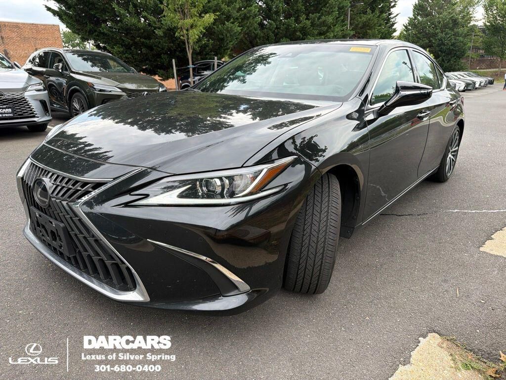 2025 LEXUS ES