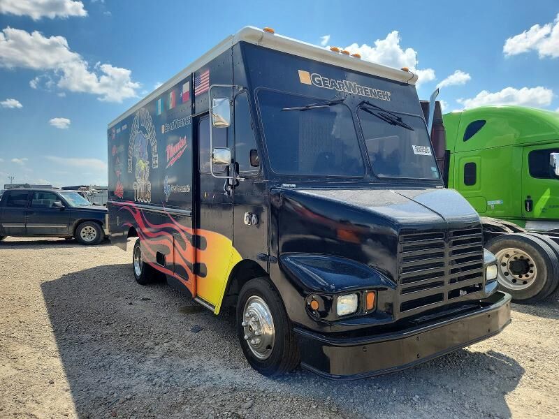 2004 FREIGHTLINER MT 45 Chassis