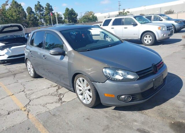 2013 VOLKSWAGEN Golf