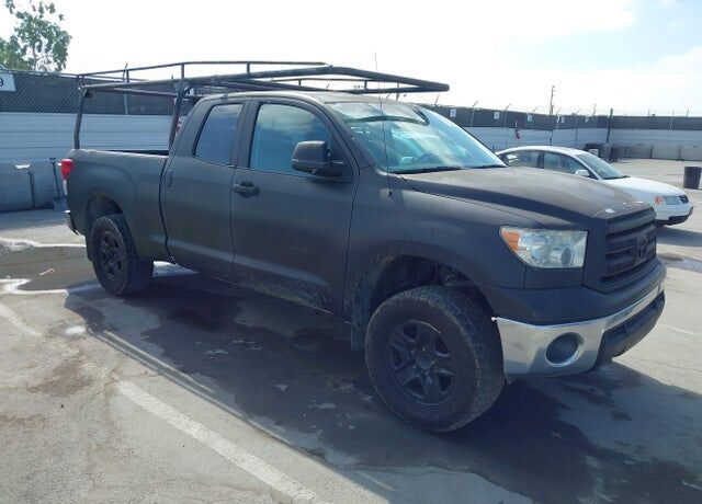 2011 TOYOTA Tundra