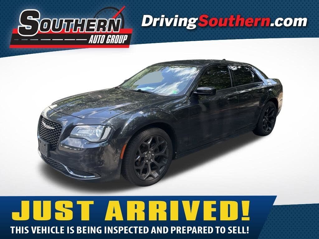 2019 CHRYSLER 300