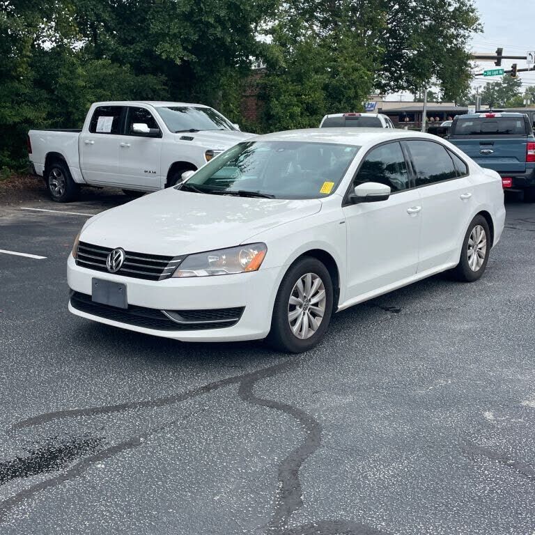 2013 VOLKSWAGEN Passat