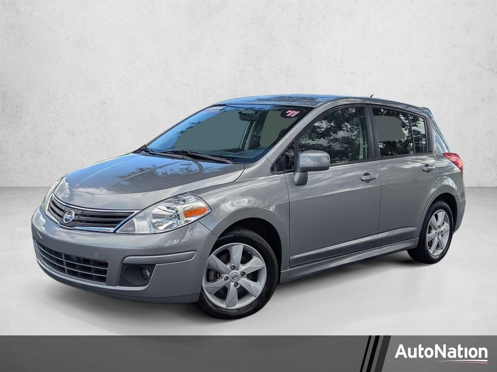 2011 NISSAN Versa
