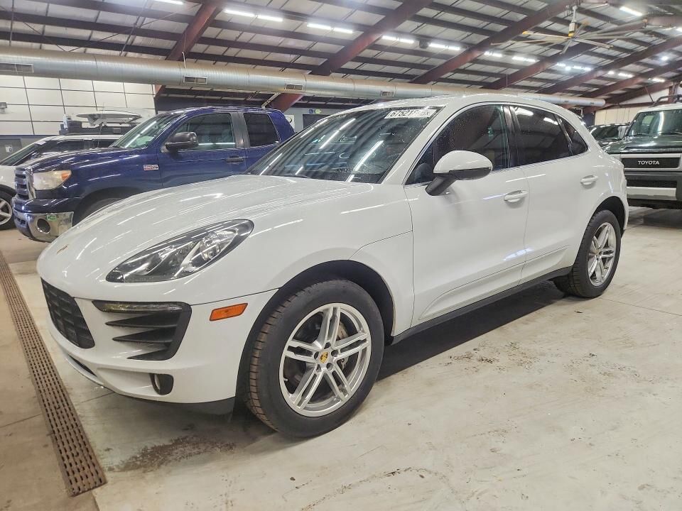 2017 PORSCHE Macan