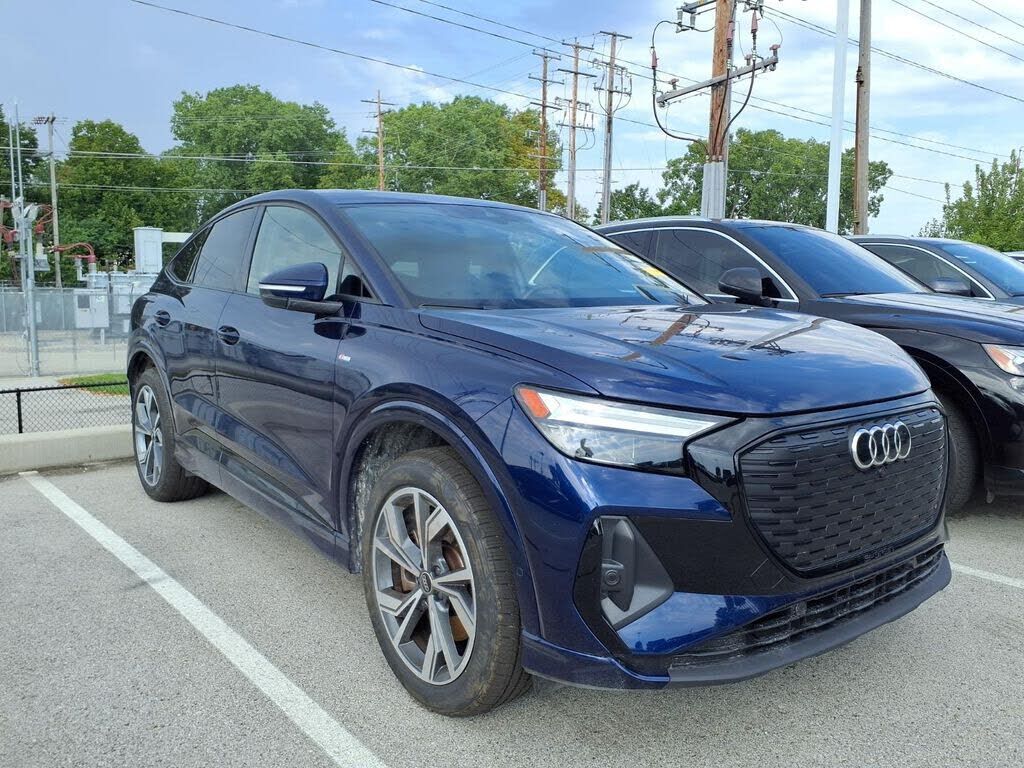2023 AUDI Q4