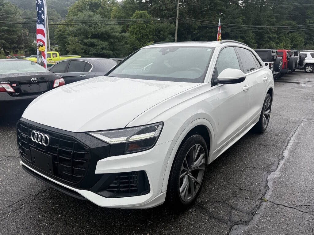 2020 AUDI Q8