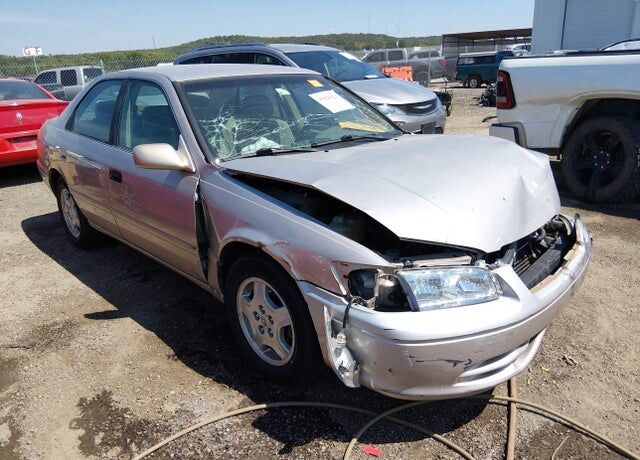 2001 TOYOTA Camry