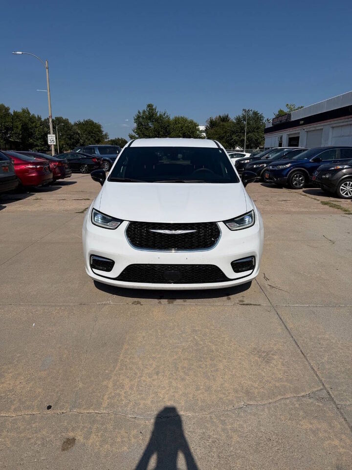 2024 CHRYSLER Pacifica