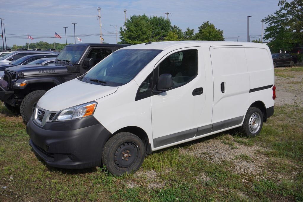 2020 NISSAN NV200