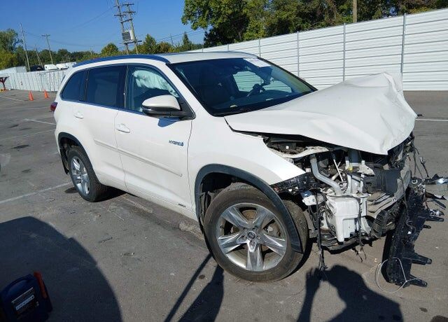 2019 TOYOTA Highlander