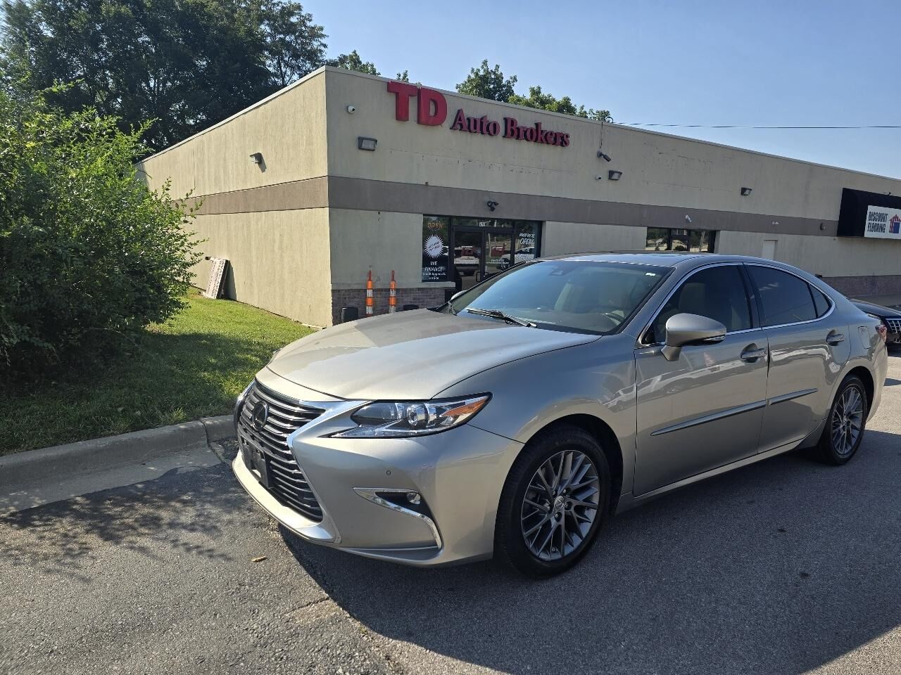2018 LEXUS ES
