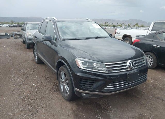 2015 VOLKSWAGEN Touareg