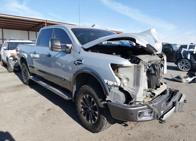 2016 NISSAN Titan