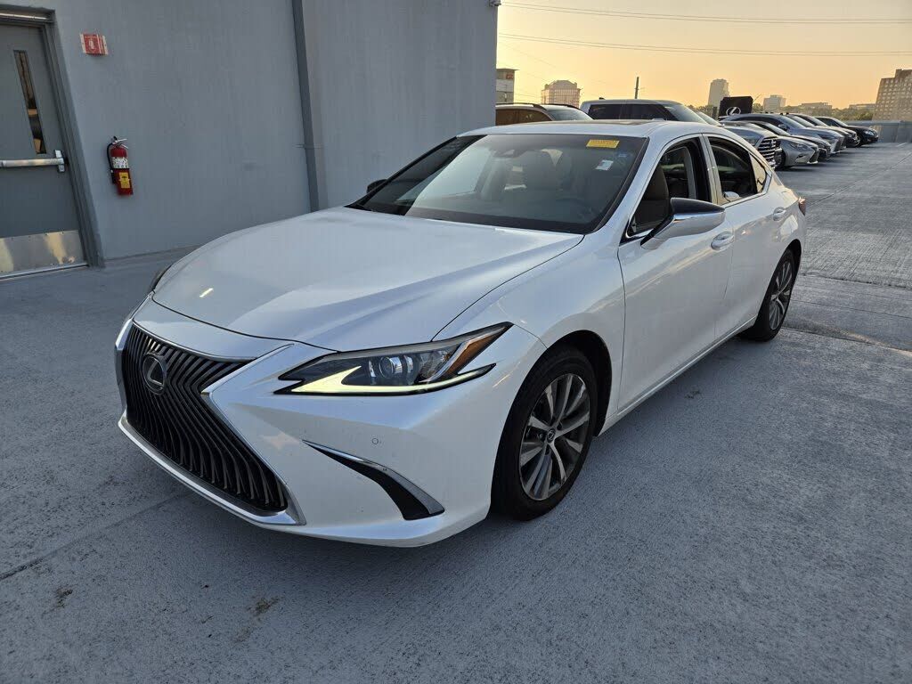 2021 LEXUS ES