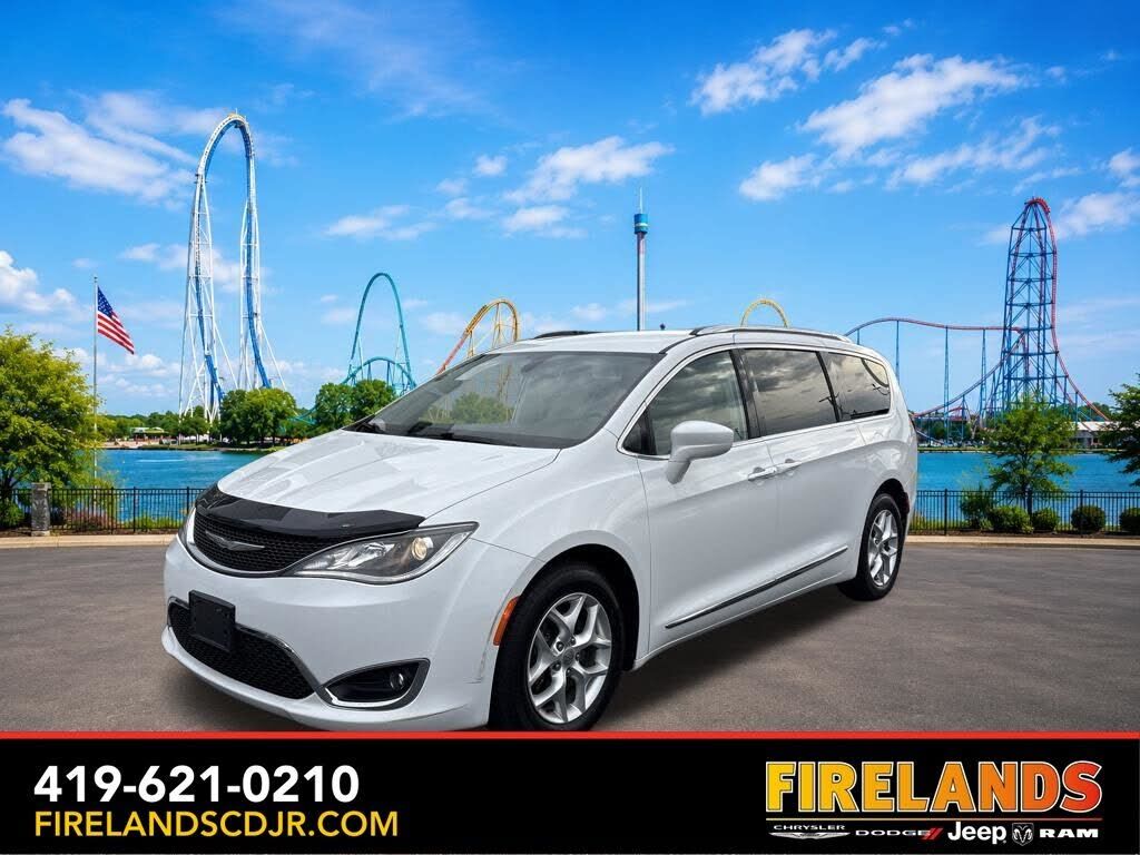 2017 CHRYSLER Pacifica