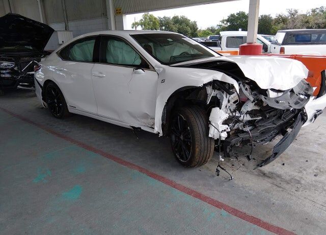 2022 LEXUS ES