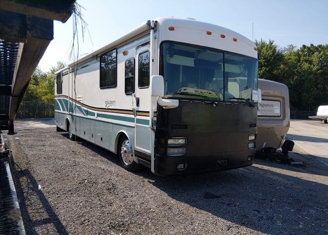 1999 FREIGHTLINER XC Chassis