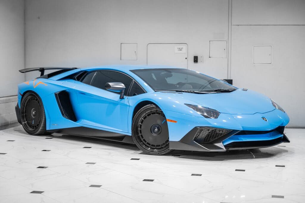 2017 LAMBORGHINI Aventador