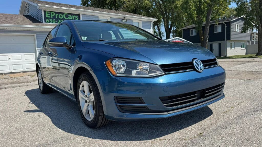 2017 VOLKSWAGEN Golf