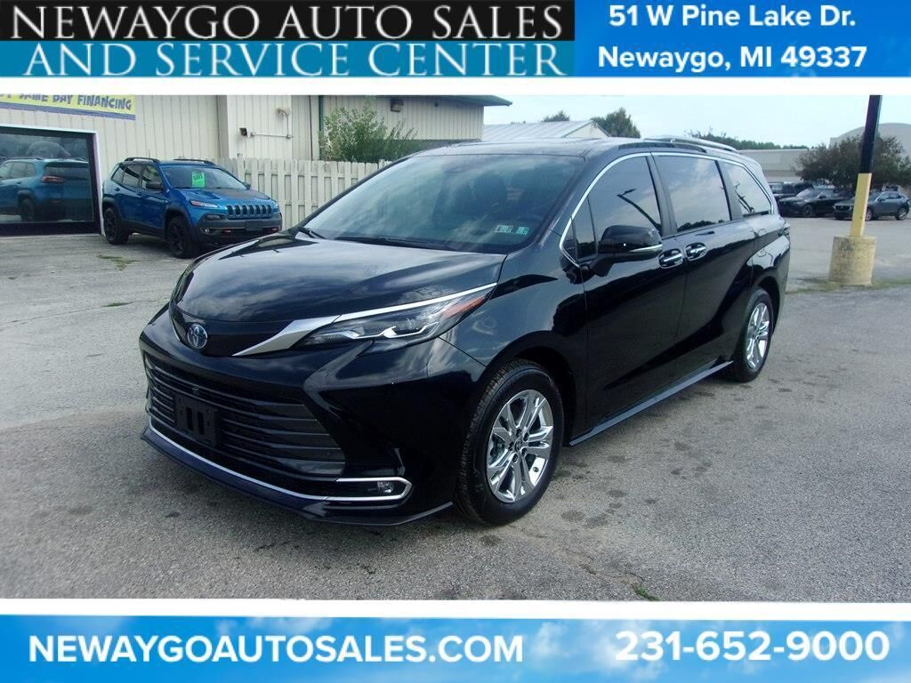 2024 TOYOTA Sienna