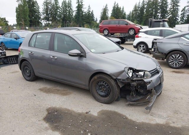 2013 VOLKSWAGEN Golf