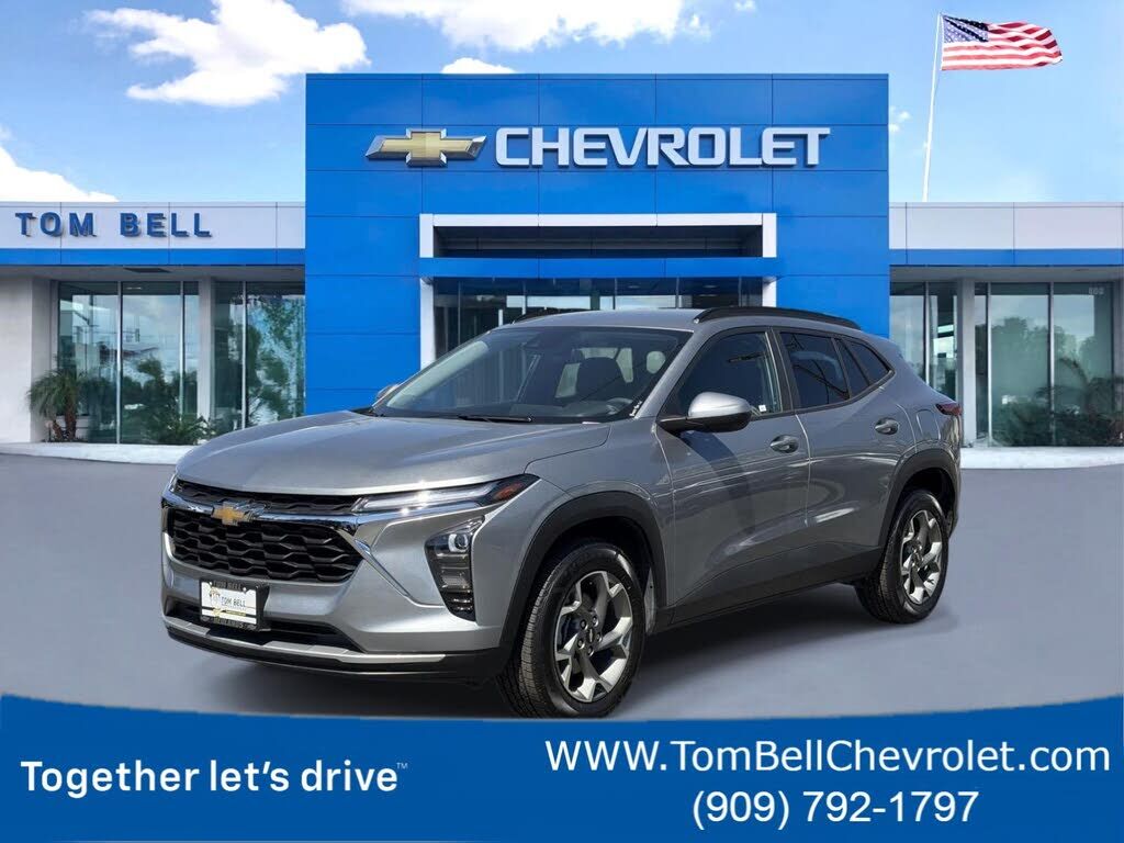 2025 CHEVROLET Trax